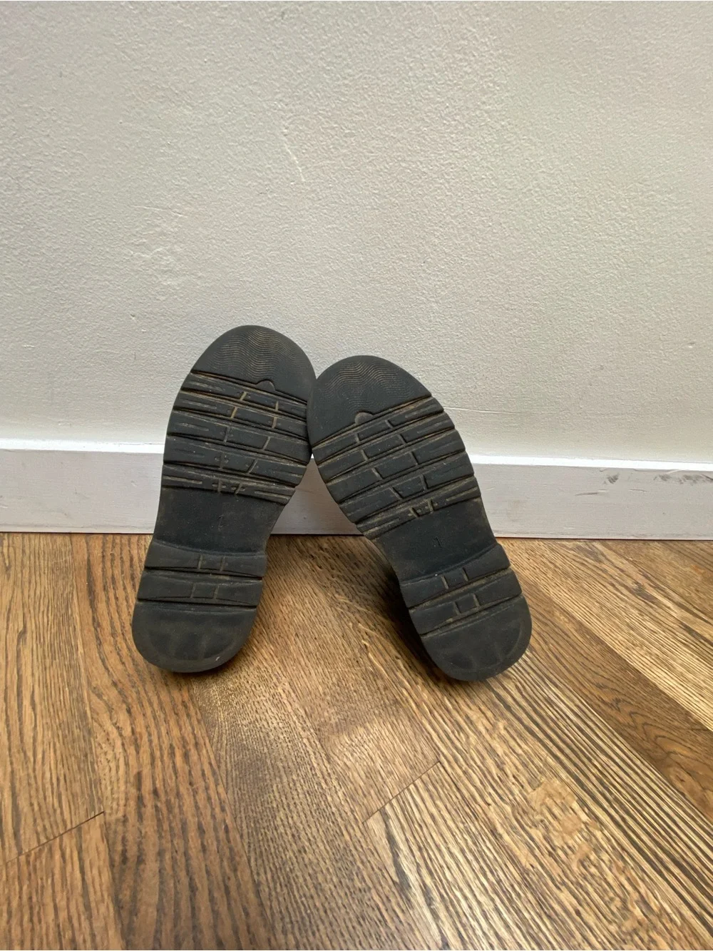 Old navy girls slip on black boots